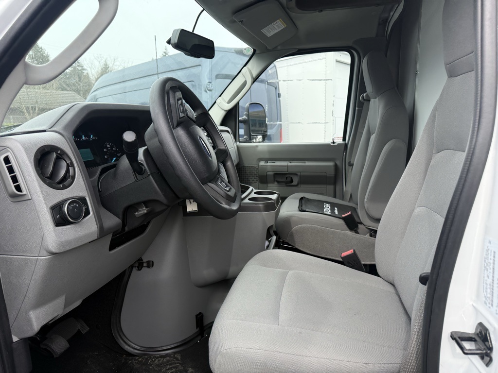 Vehicle image 10 of 22
