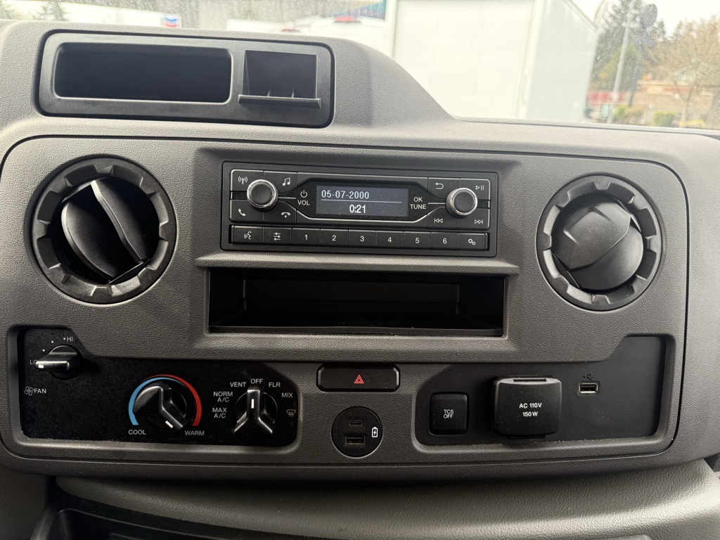 Vehicle image 18 of 22
