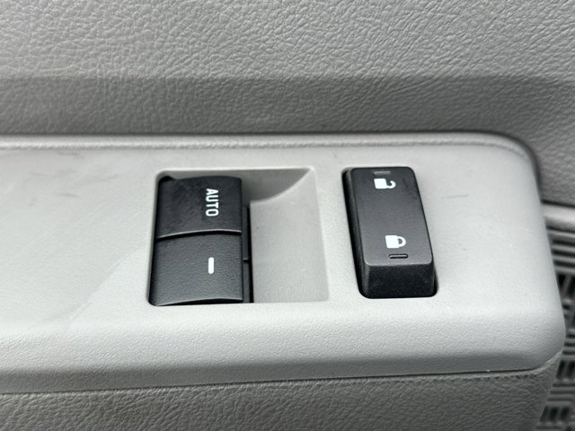 Vehicle image 13 of 29