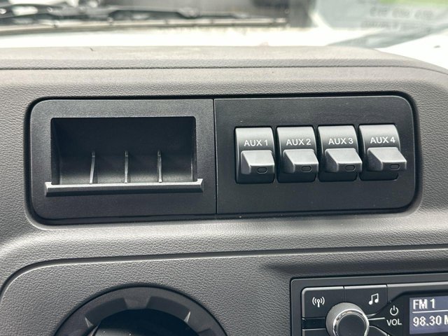 Vehicle image 23 of 29