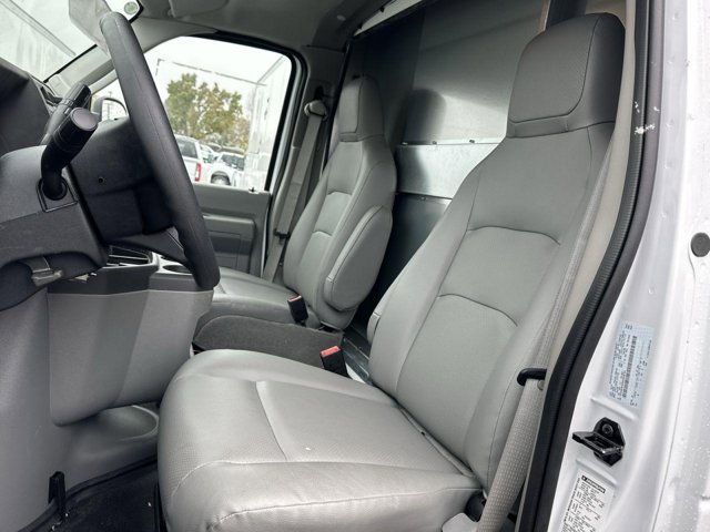 Vehicle image 10 of 29