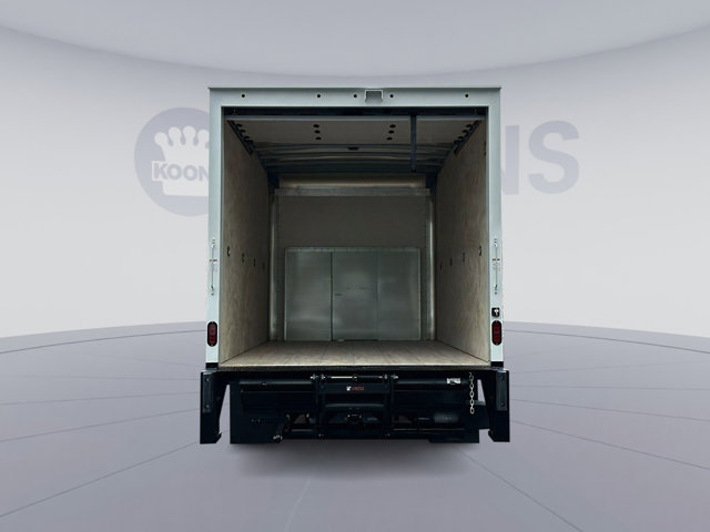 Vehicle image 26 of 29