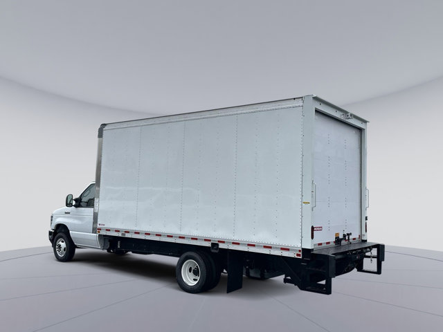 Vehicle image 6 of 29