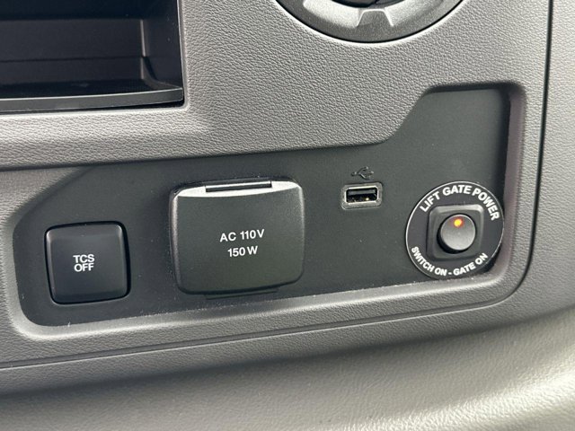 Vehicle image 22 of 29