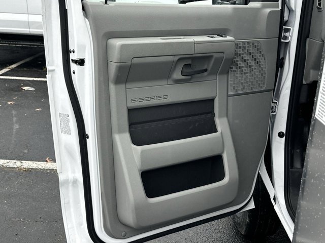 Vehicle image 12 of 29