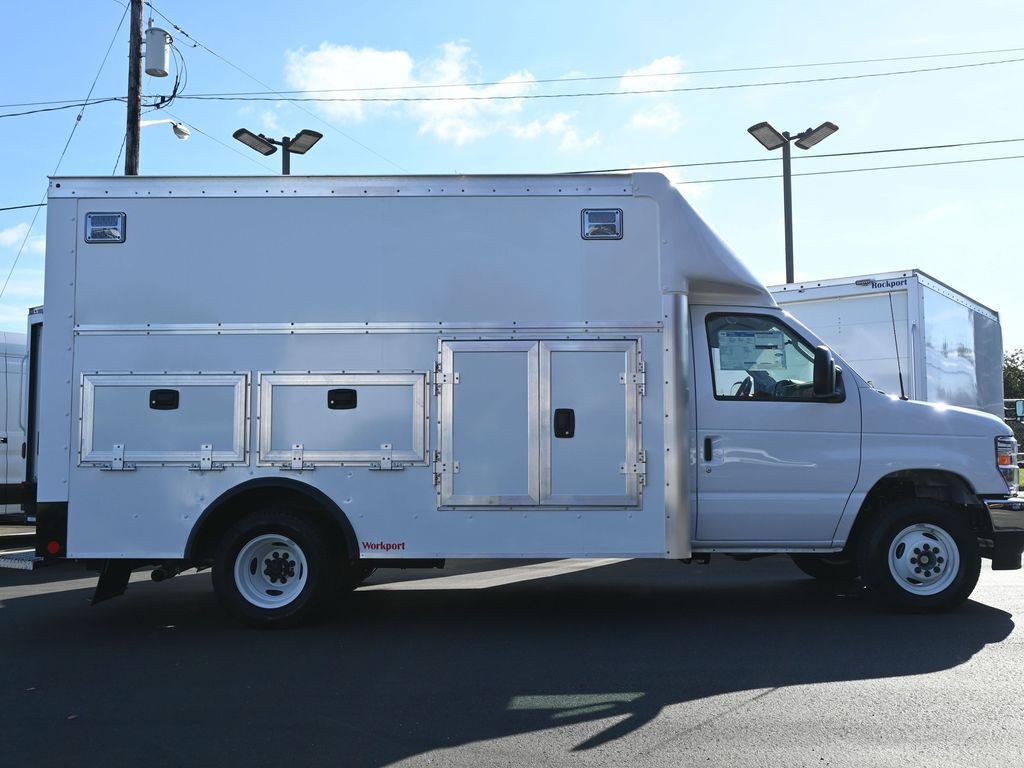 Vehicle image 5 of 34