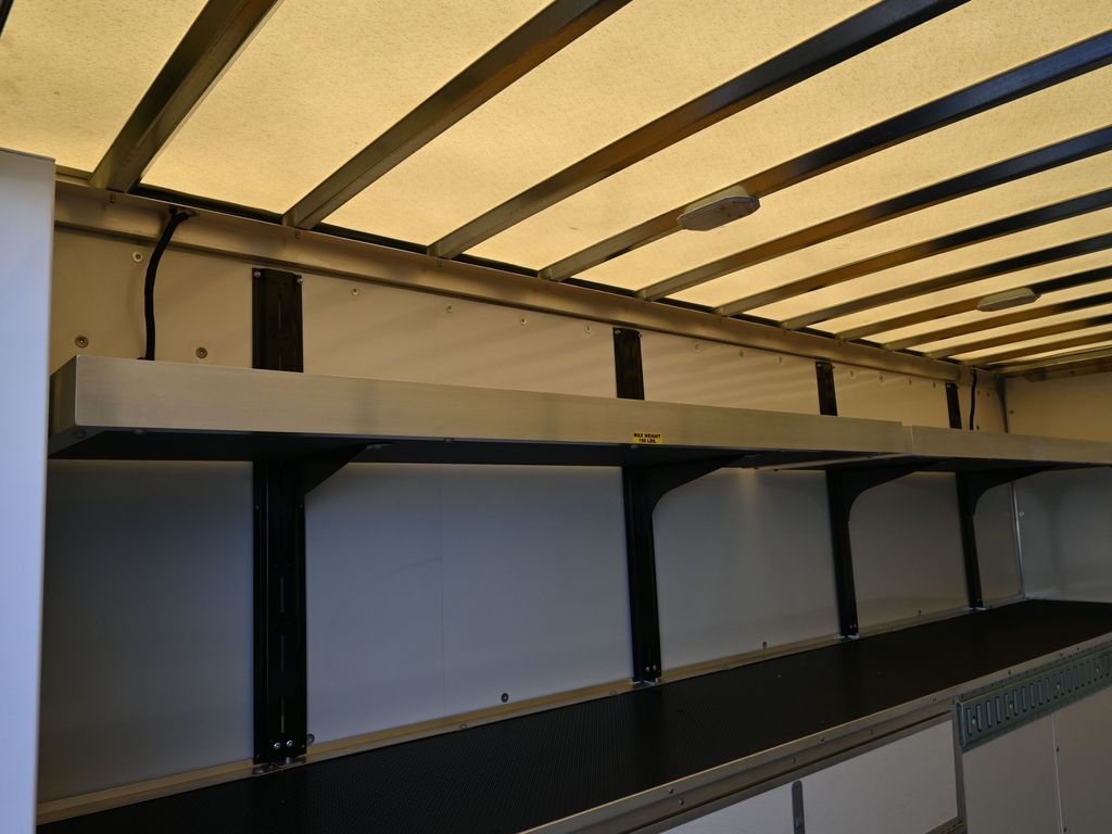 Vehicle image 19 of 34