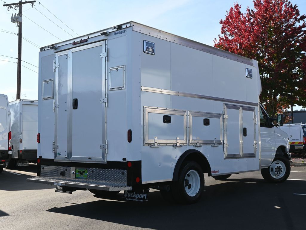 Vehicle image 6 of 34