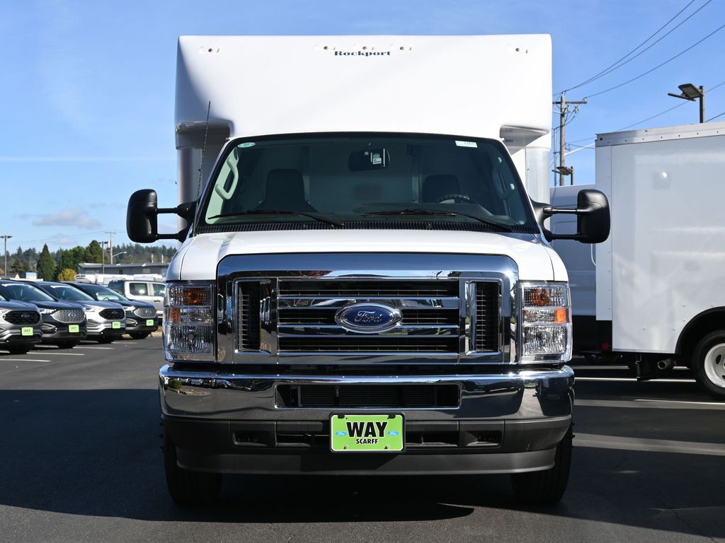 Vehicle image 4 of 34