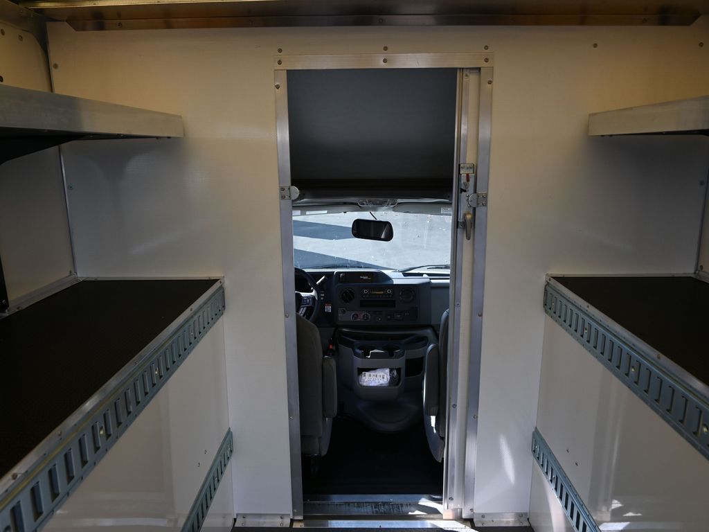 Vehicle image 20 of 34