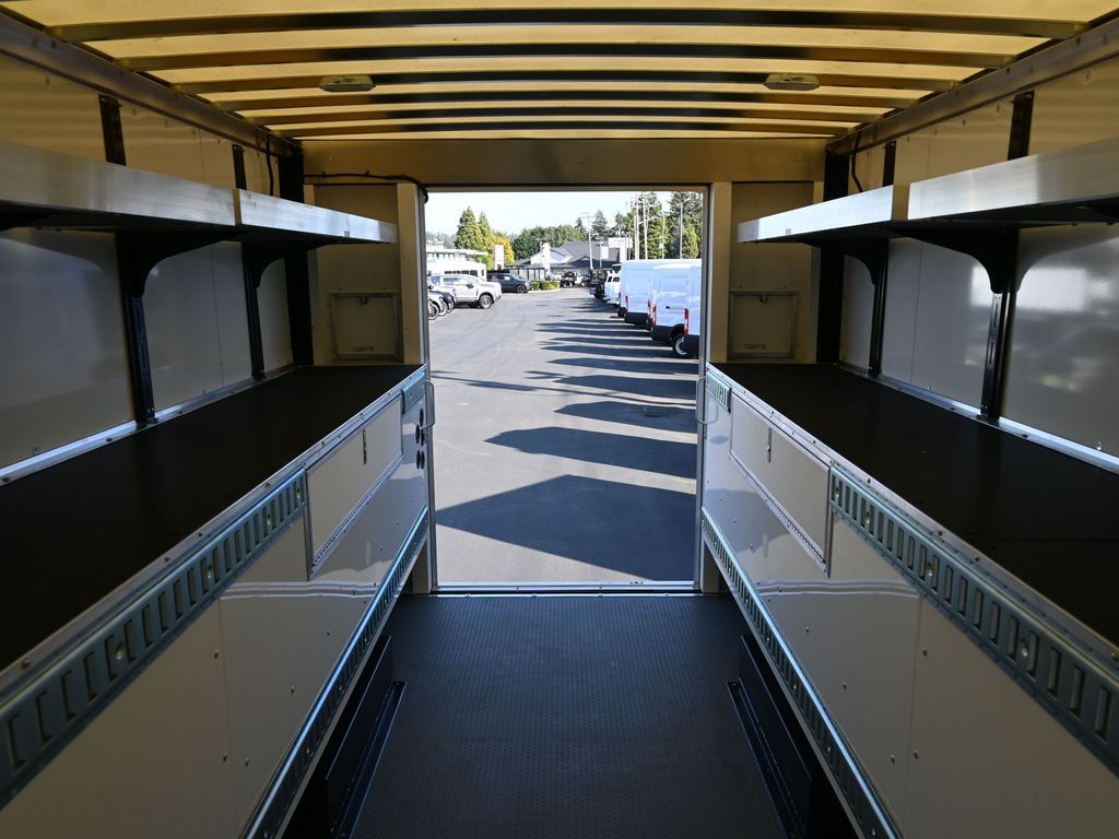Vehicle image 23 of 34