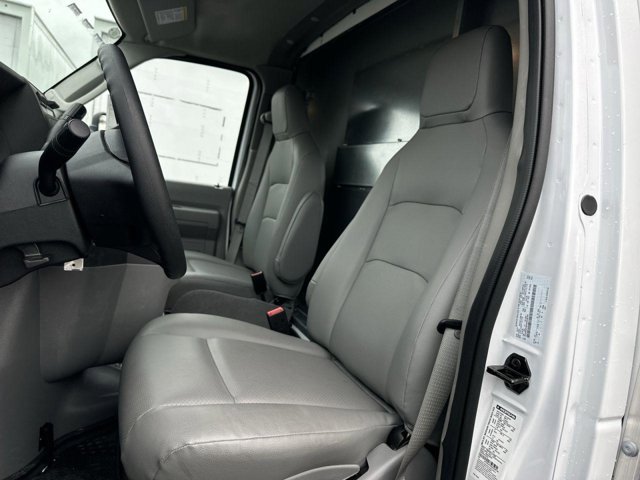 Vehicle image 10 of 29