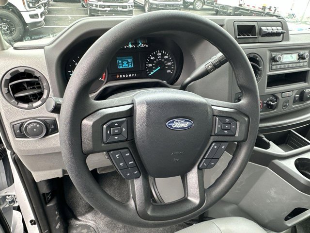 Vehicle image 16 of 29