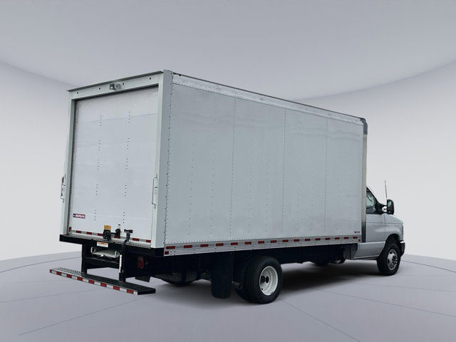 Vehicle image 4 of 29