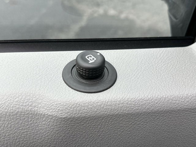 Vehicle image 14 of 29