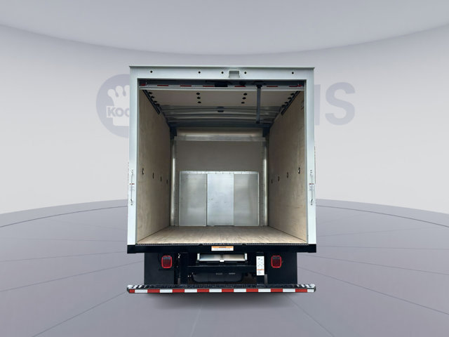Vehicle image 26 of 29