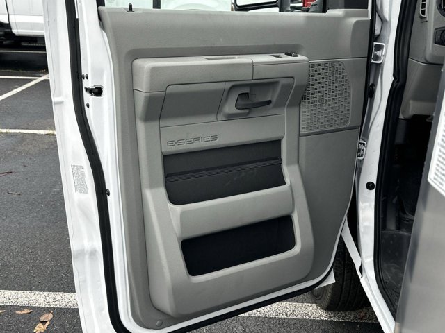 Vehicle image 12 of 29
