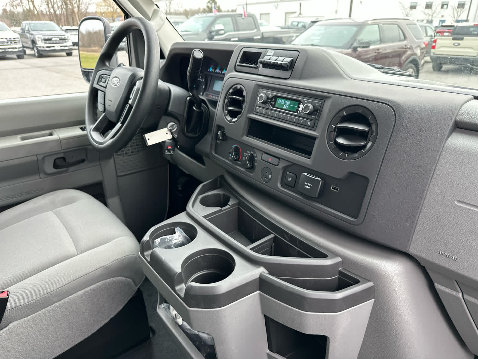 Vehicle image 27 of 34