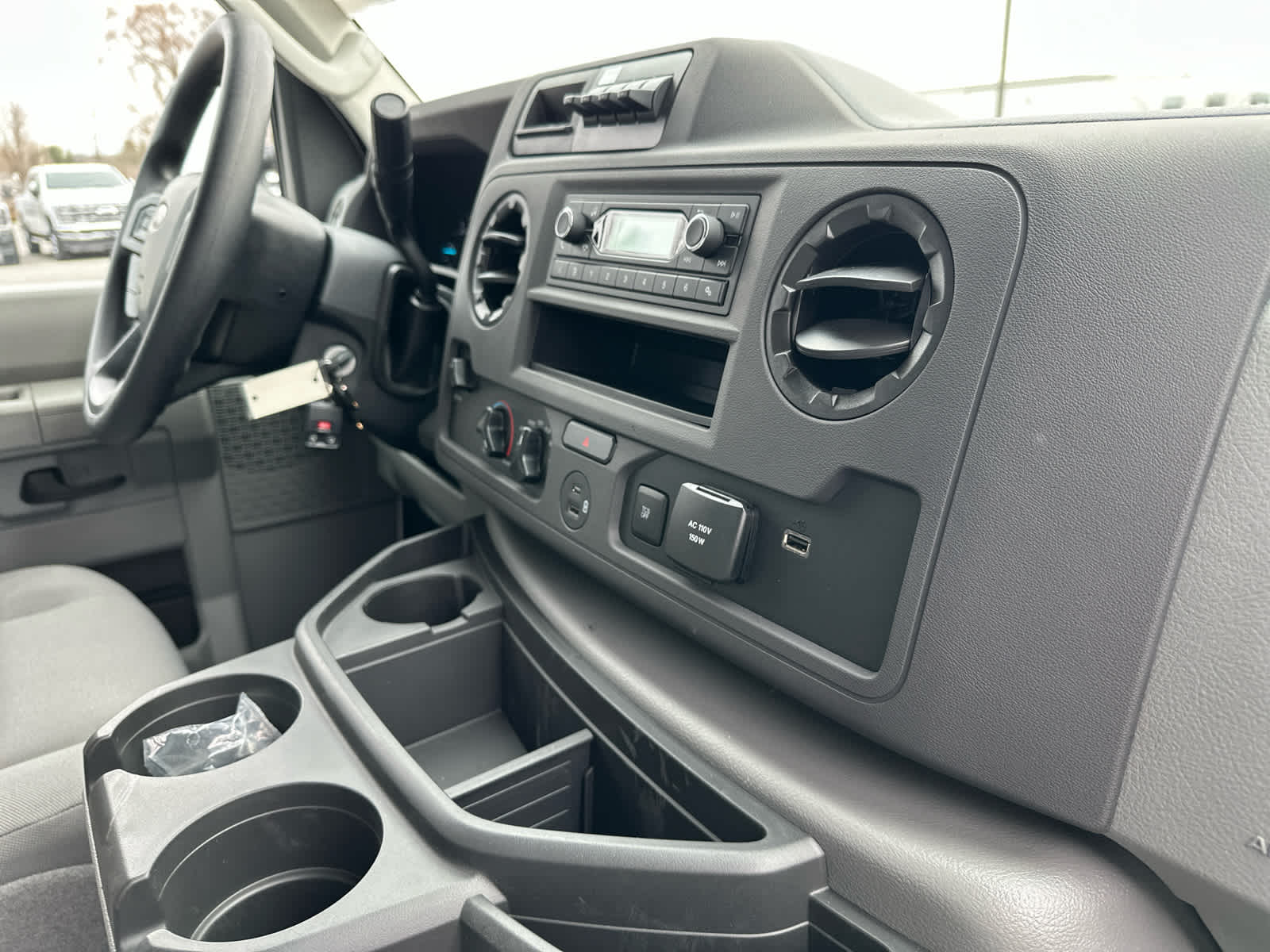 Vehicle image 26 of 34