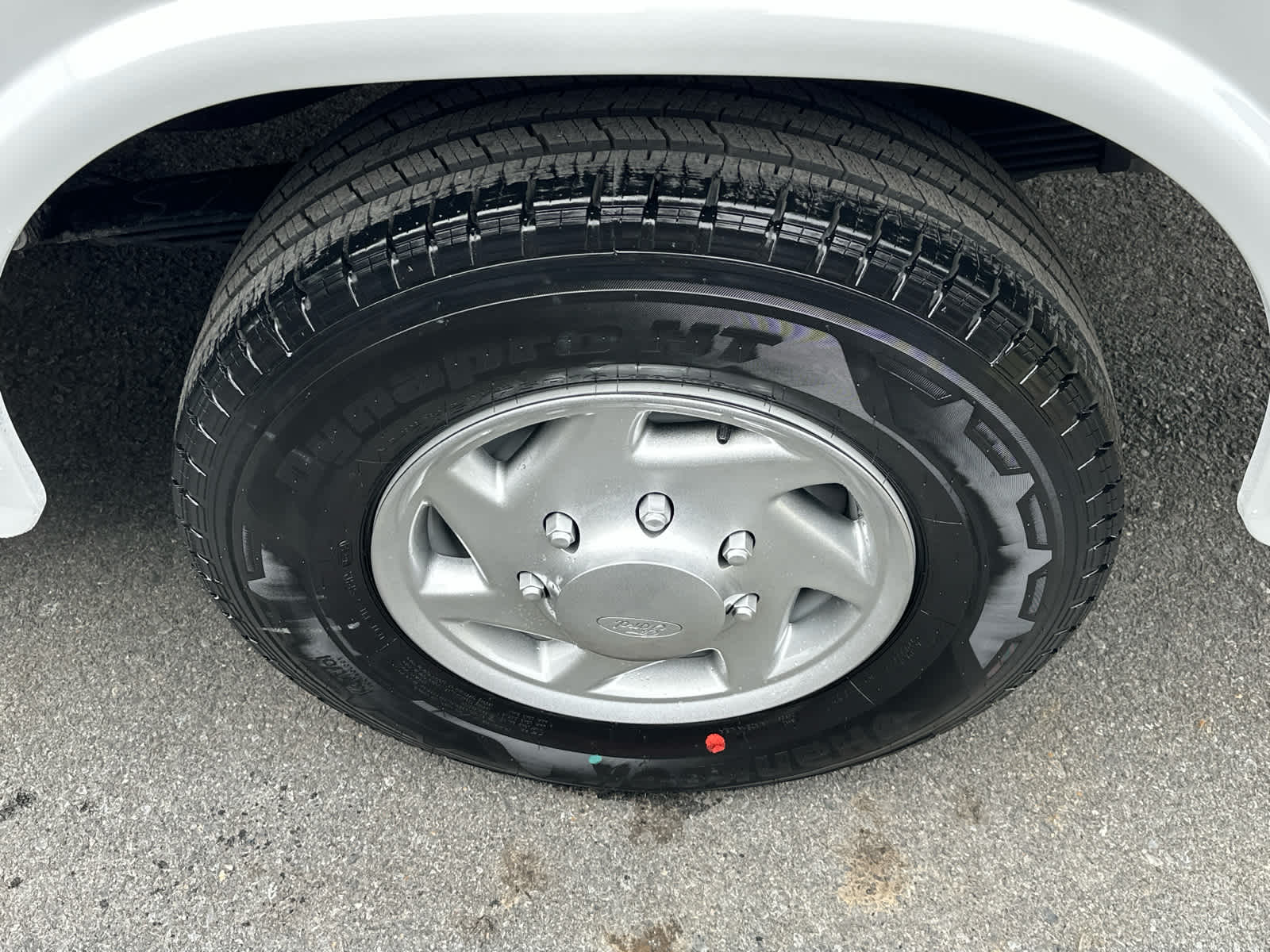 Vehicle image 31 of 34