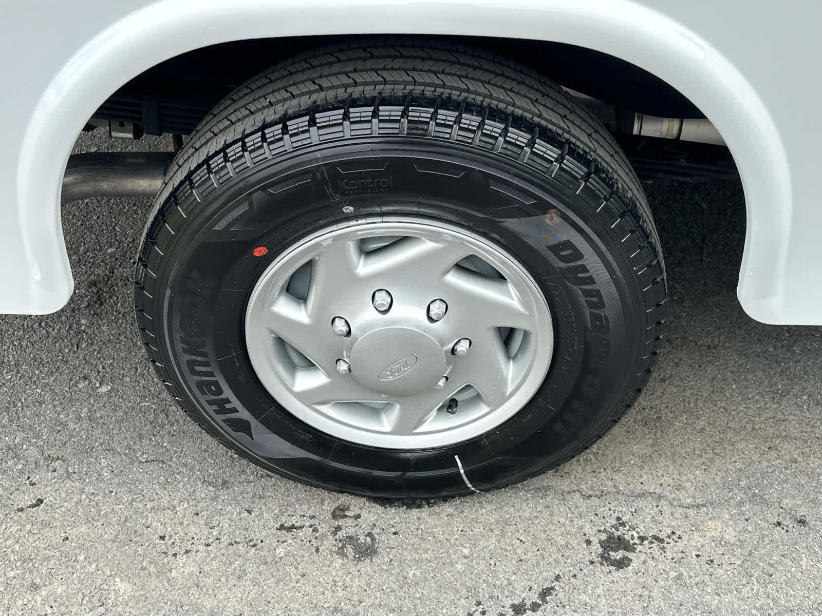 Vehicle image 32 of 34