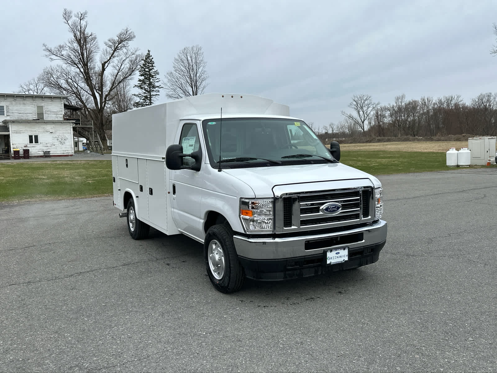 Vehicle image 4 of 34