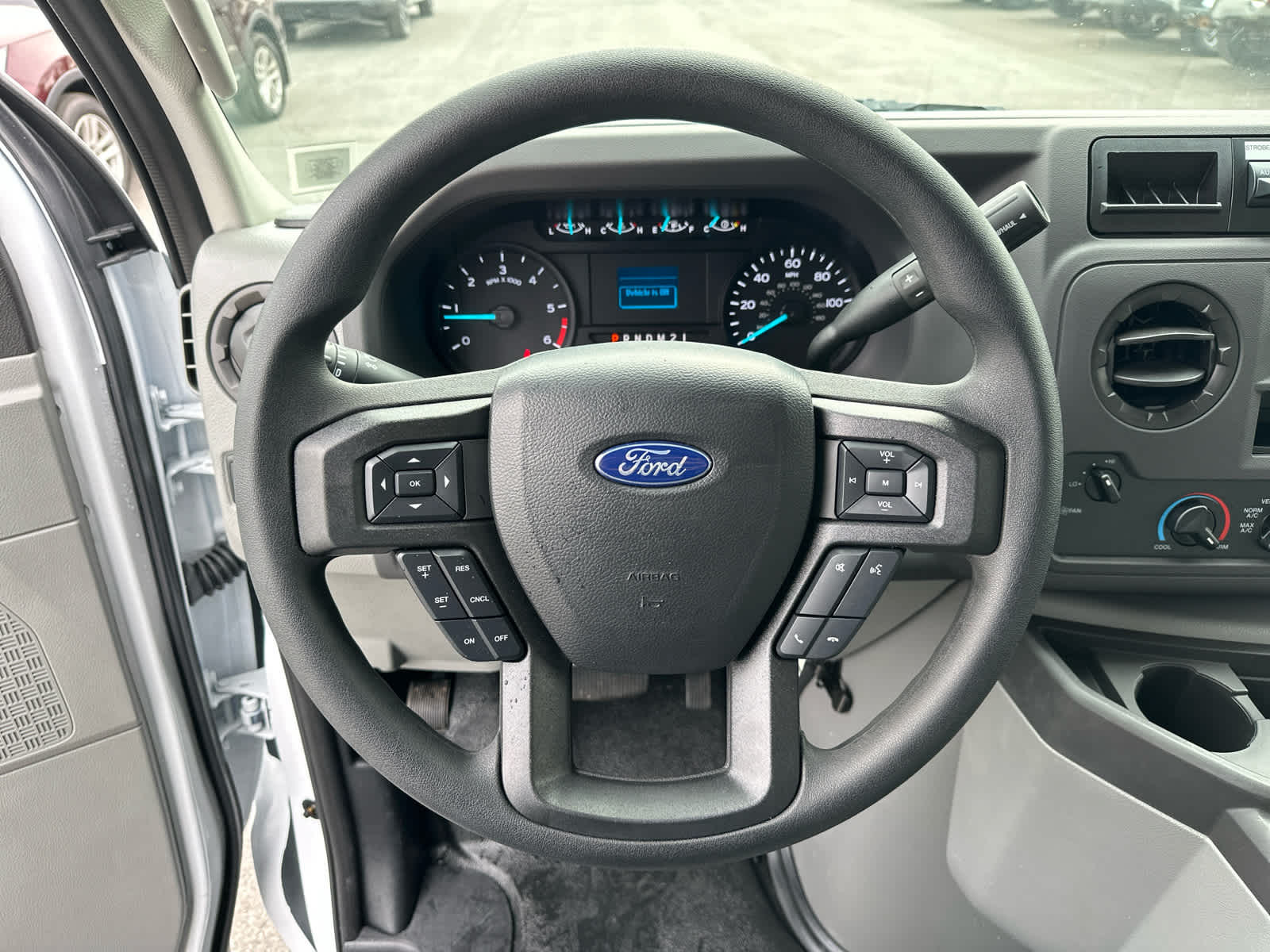 Vehicle image 23 of 34