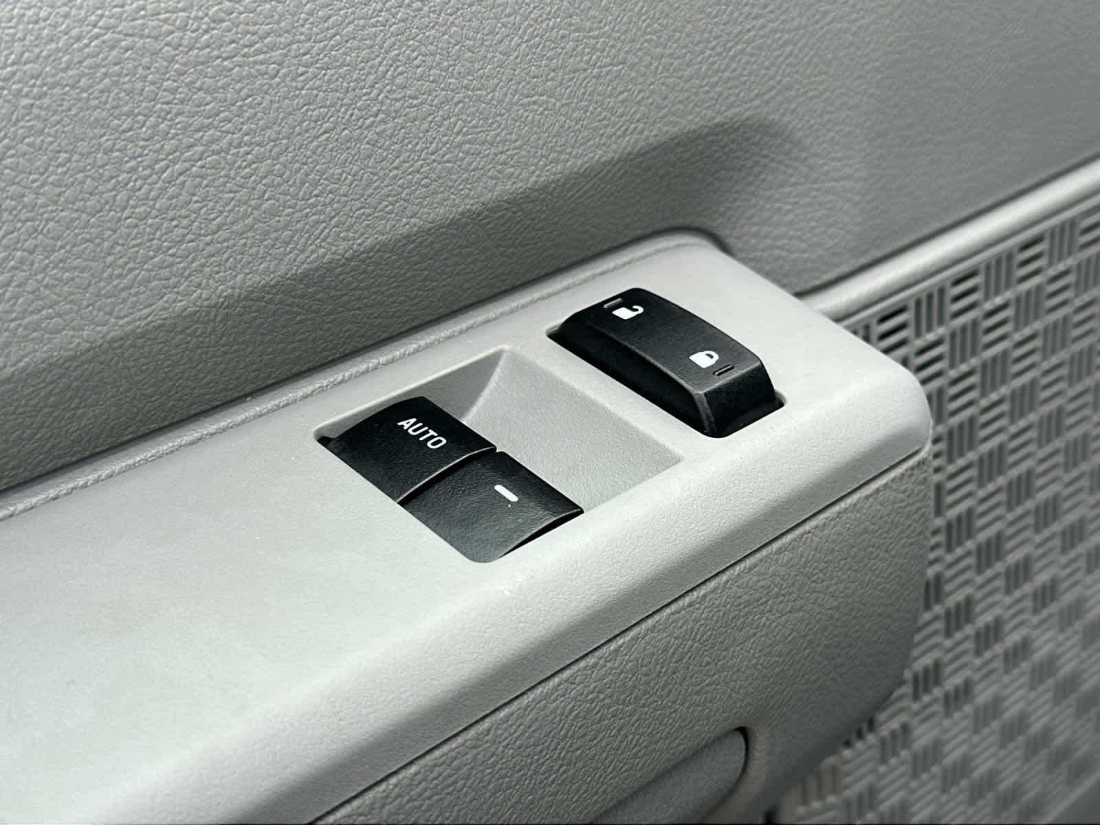 Vehicle image 20 of 34