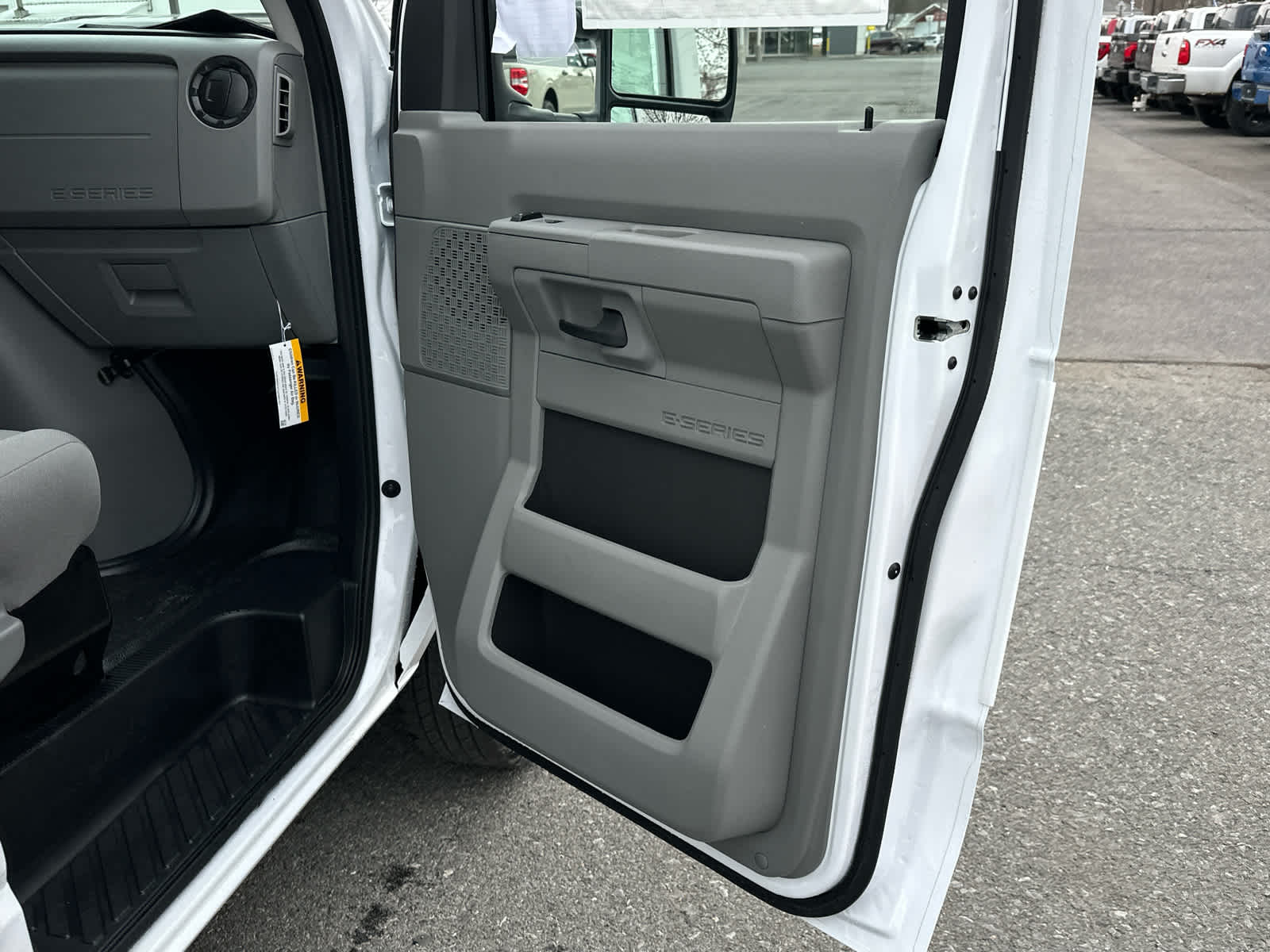 Vehicle image 13 of 34