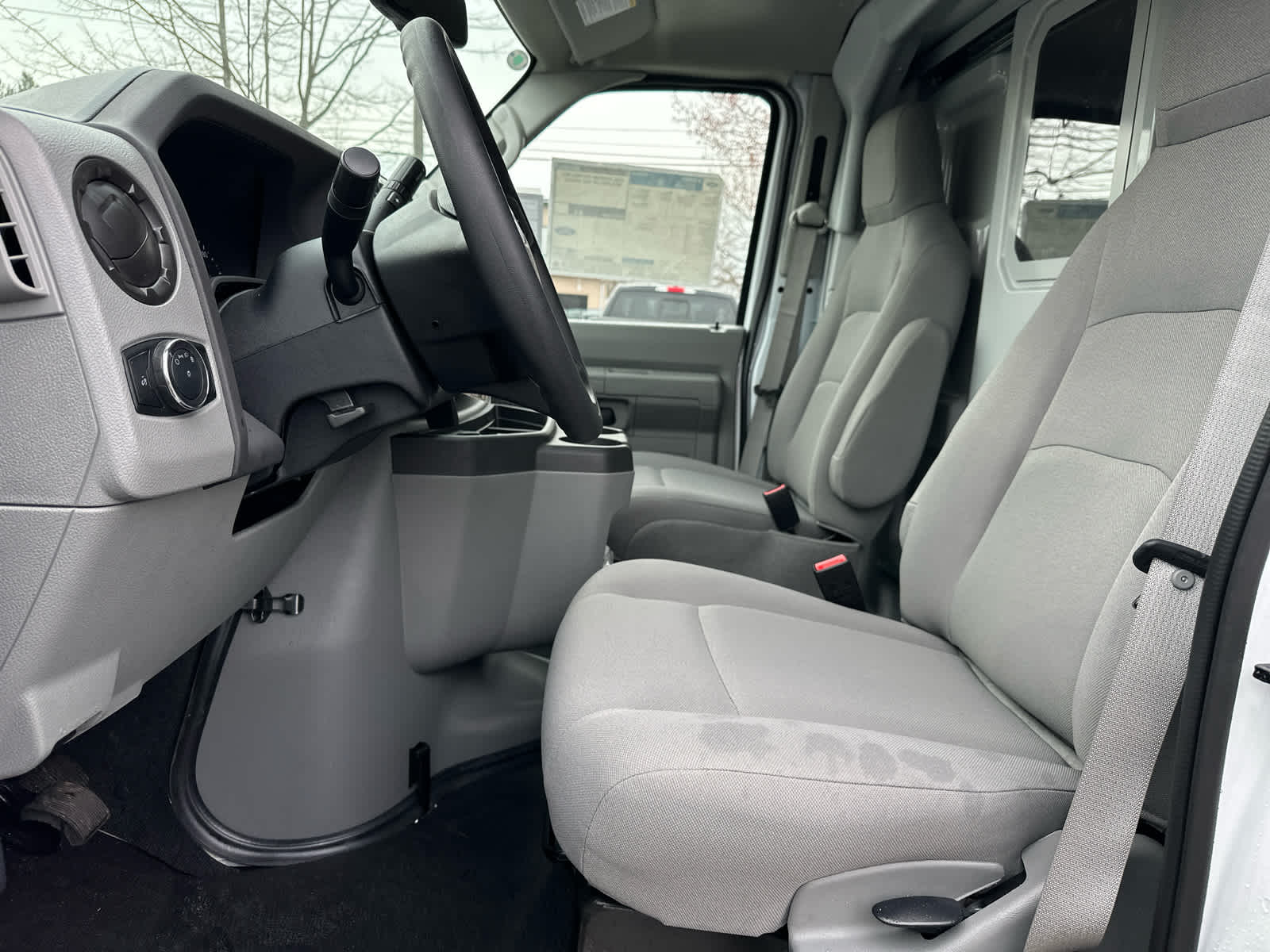 Vehicle image 18 of 34