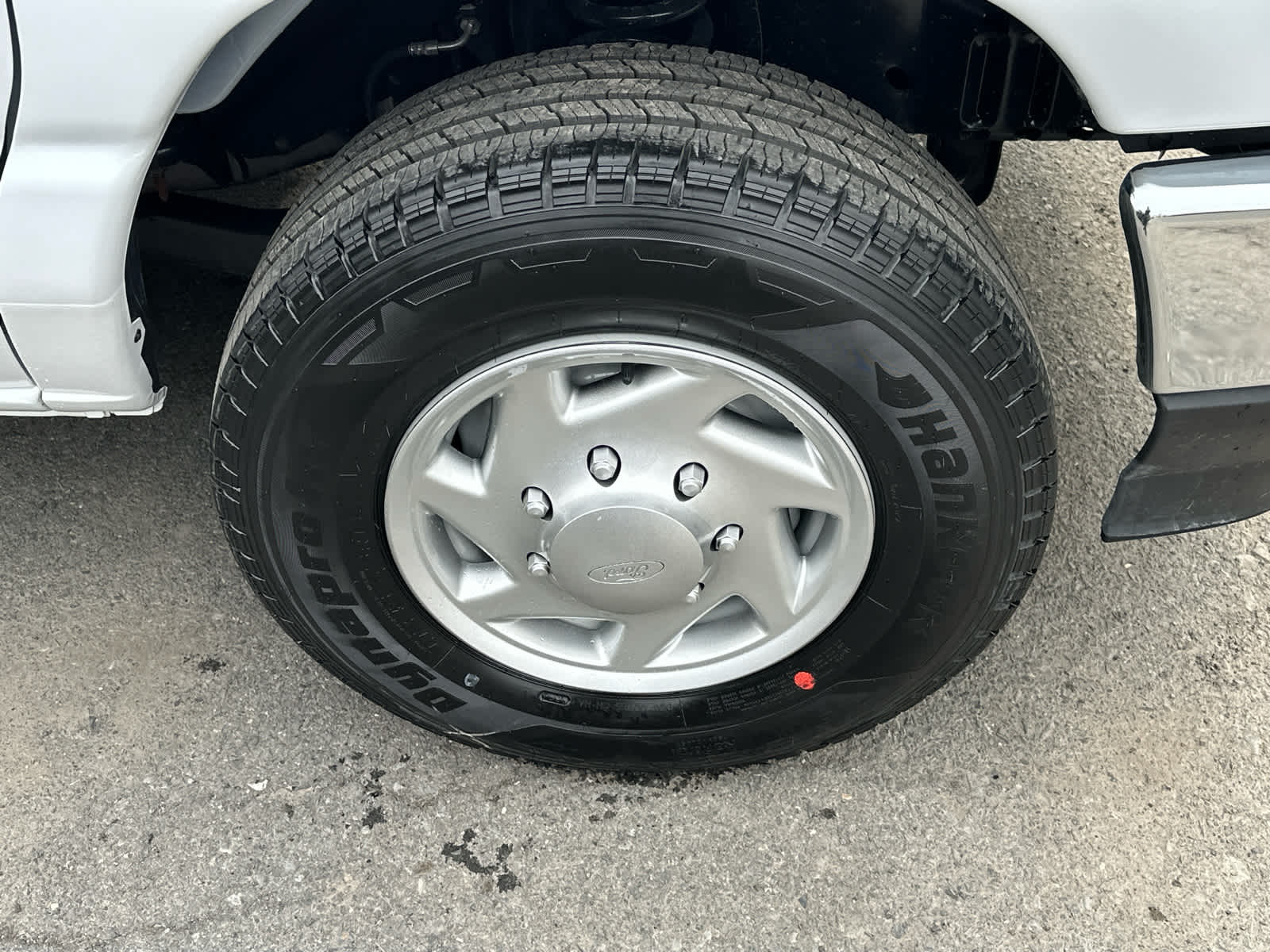 Vehicle image 33 of 34