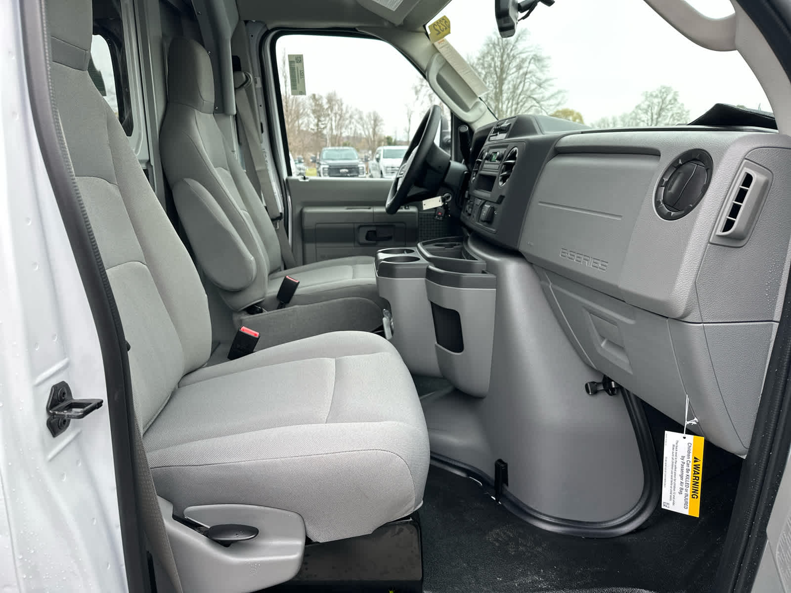 Vehicle image 19 of 34