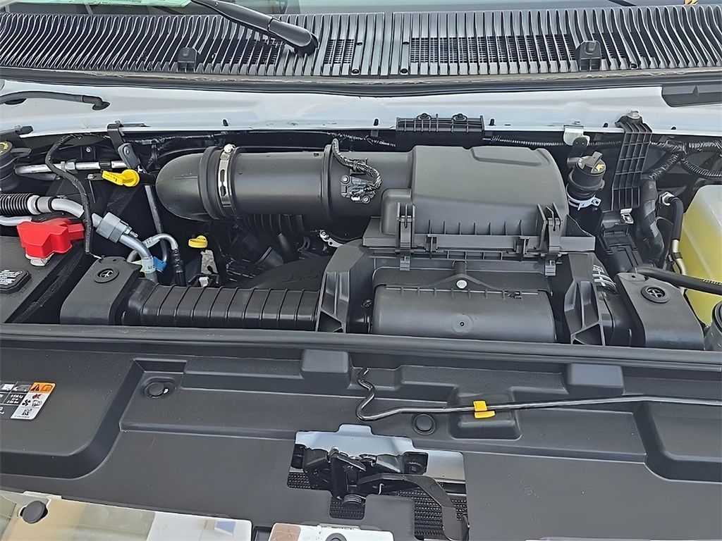 Vehicle image 4 of 27