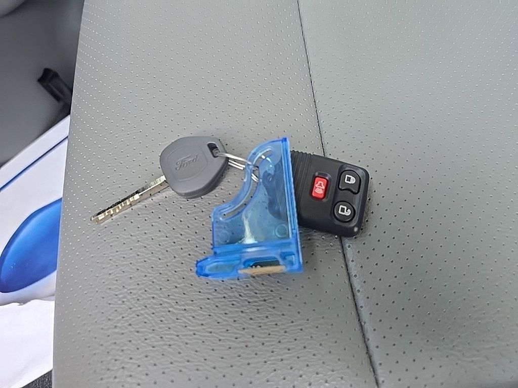 Vehicle image 16 of 27