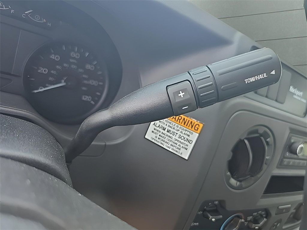 Vehicle image 23 of 27