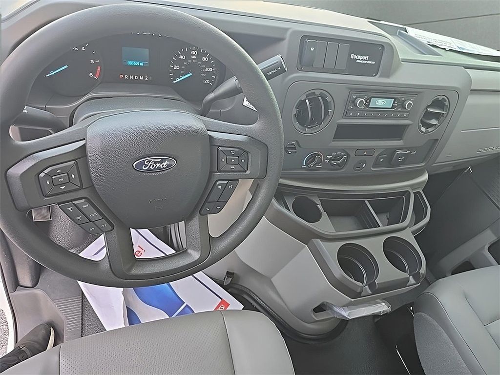 Vehicle image 10 of 27