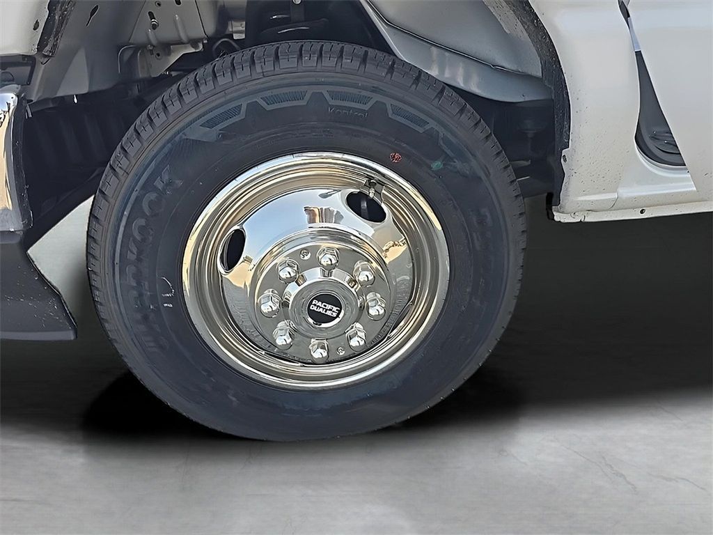 Vehicle image 5 of 27