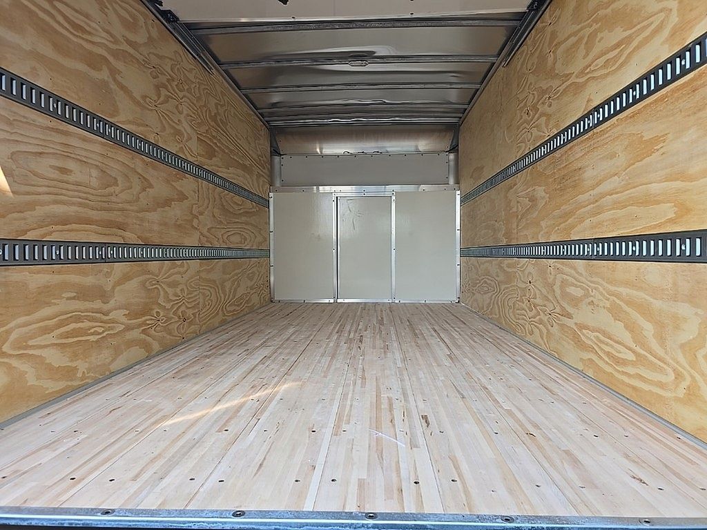 Vehicle image 6 of 27