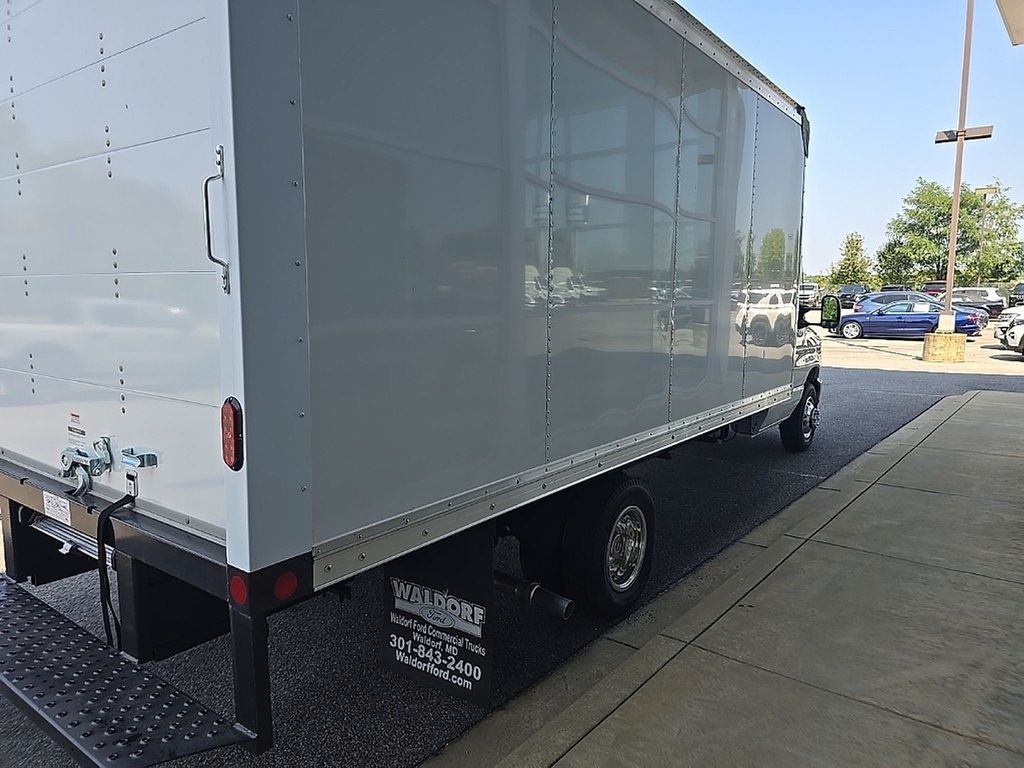 Vehicle image 26 of 27