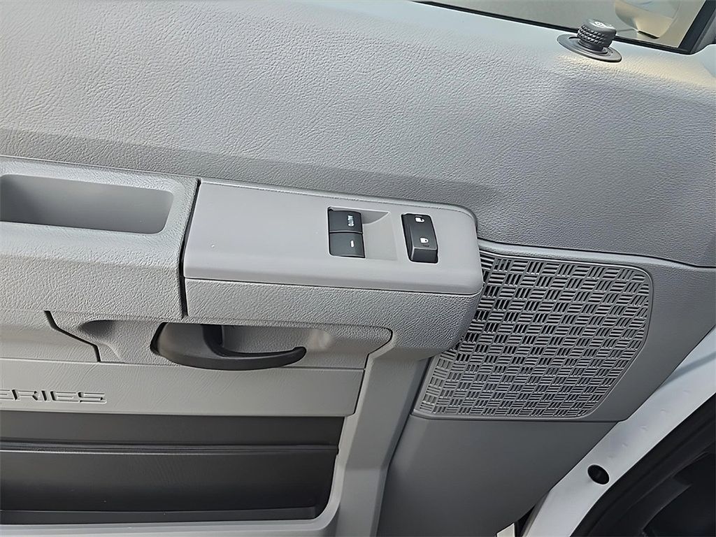 Vehicle image 20 of 27