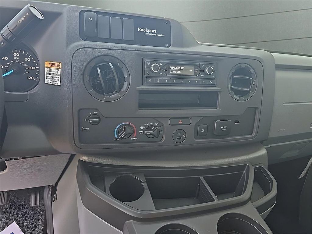 Vehicle image 19 of 27