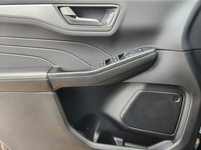 Vehicle image 15 of 23