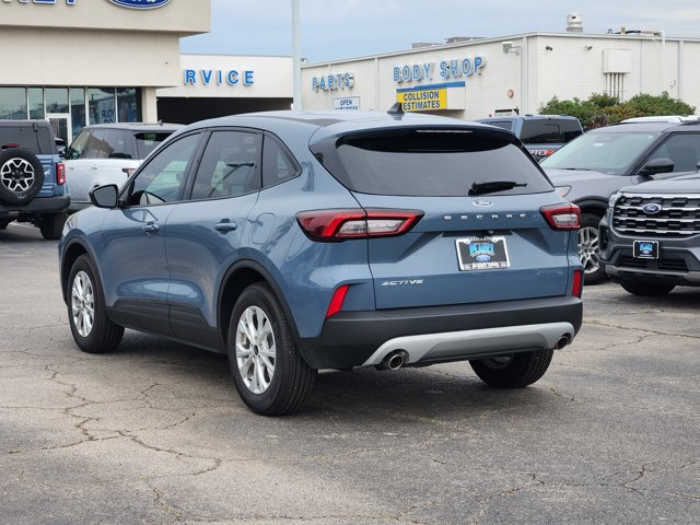 Vehicle image 4 of 24