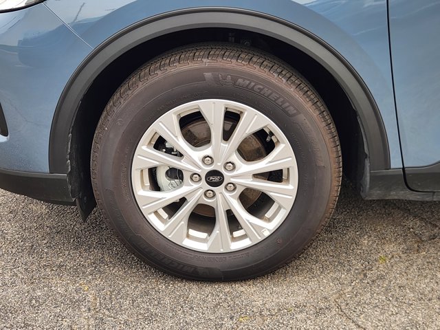 Vehicle image 7 of 24