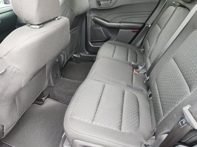 Vehicle image 19 of 24