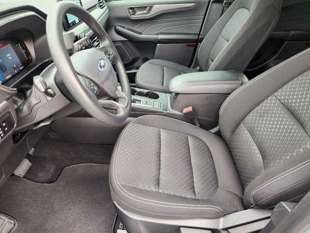 Vehicle image 8 of 24