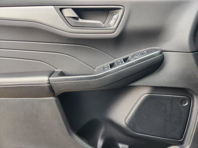 Vehicle image 15 of 24