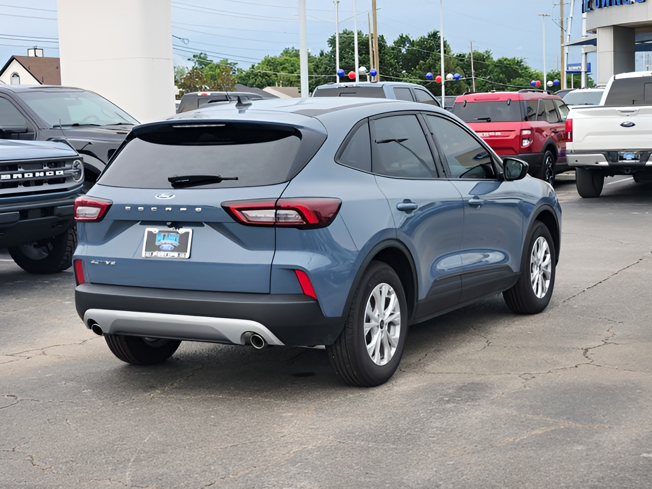 Vehicle image 23 of 24