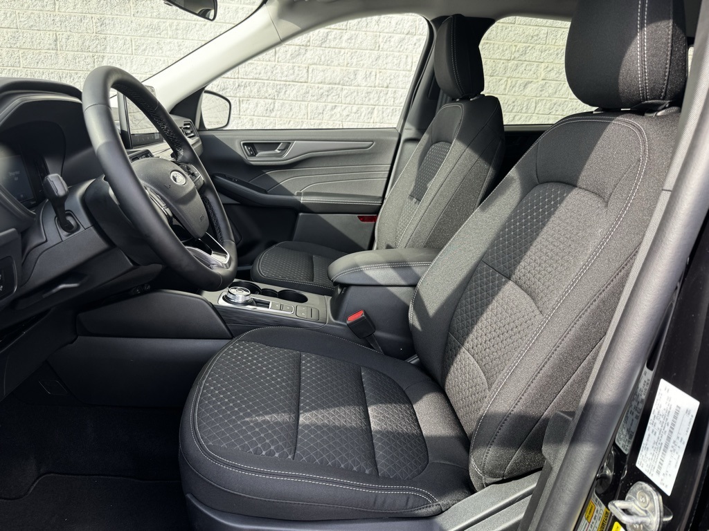 2025 Ford Escape Active Image 16 of 42