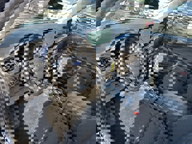 Vehicle image 10 of 25